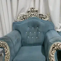 مبل راحتی و گاز و بخاری و دوعدد کمد