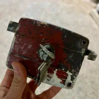 قفل درب قدیمی