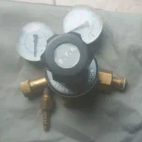 یک عدد مانومتر و کولر خانگی