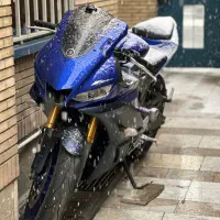 R25