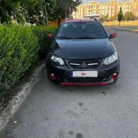 کوئیک‌ مشکی قرمز