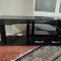 میز تلویزیون شیشه ای