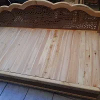 تخت چوبی