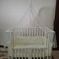 تخت کنار مادر
