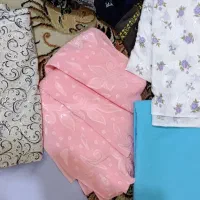 تعدادی پارچه چادری و پیراهن به فروش میرسد