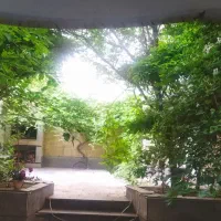 همکف حیاط دار با حیاط دلباز بازسازی شده/بلوار لادن