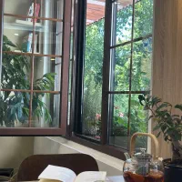 جذب خانم برای پذیرایی و خدمات کافه فرهنگی