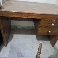 میز تحریر شیک وتمیز