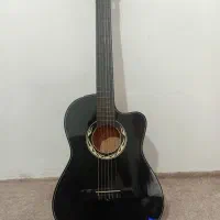 گیتار مشکی تمیز