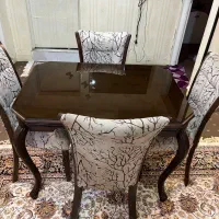 میز ناهار خوری و لوستر