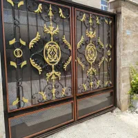 رنگ آمیزی درب حیاط