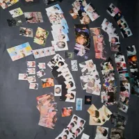 پوستر و وسایل بی تی اس خواننده کره ای