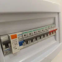 برقکار ساختمان و برق کار صنعتی  حضور فوری در محل