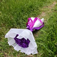 دستع گل روبانی 12شاخه  برنگ بنفش