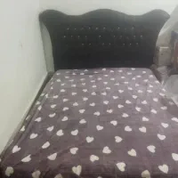 تخت با خوش خواب و میز آرایش