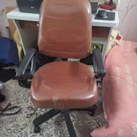 صندلی چرخشی کاملا سالم