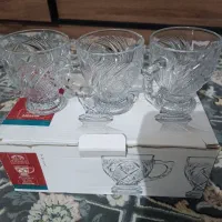 استکان در حد نو کارتن هم داره