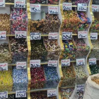 فروشنده خشکبار وخرما
