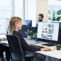 استخدام عکاس و فیلمبردار خانم برای تولید محتوا