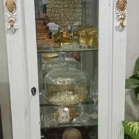 دوعدد باند دو عدد بوفه و یک ساعت ایستاده