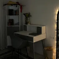 کتابخونه ومیز تحریر