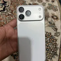 ایفون ۱۷ مکس سفید