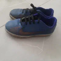 کفش فوتبالی چمنی سایز ۳۹ پسرانه