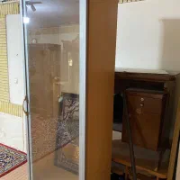 کمد دکوری چوبی تمیز و سالم