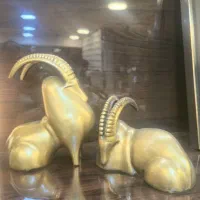 مجسمه طلایی