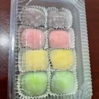 موچی ژاپنی دست‌ساز با فیلینگ خامه، نوتلا و میوه