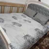 تخت خواب دونفره کاملا سالم وتمیز