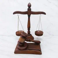 وکیل  پایه یک دادگستری