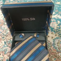 کروات و دکمه سرآستین