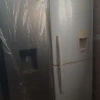 یخچال و میز ناهارخوری