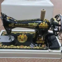 چرخ خیاطی مارشال به همراه جعبه چوبی زیر چرخ