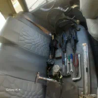 تعدادی آچار و جک