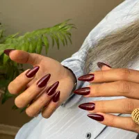آموزش کاشت ناخن