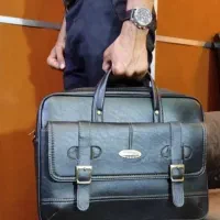 کیف دانشجویی .