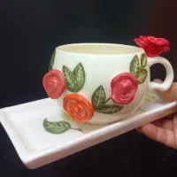 لیوان تپلی سرامیکی، کاملا دست‌ساز با گل برجسته