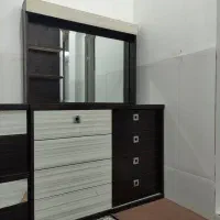 میز آرایشی بهمراه دو عدد پاتختی