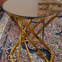 عسلی شیشه ای سالم بدون شکستگی