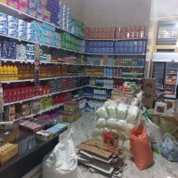 فروشنده خانم برای فروشگاه