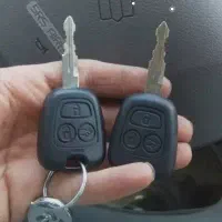 گم شده سویچ با جا کلیدی و یک کلید خانه
