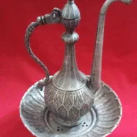 آفتابه لگن مسی قدیمی و لوستر مسی
