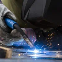 استخدام کارگر فنی