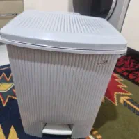 سطل زباله بزرگ در حد نو بدن خط و خش زیر قیمت
