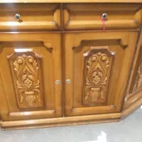 بوفه دو تیکه با چوب گردو محکم و بادوام کارکرده
