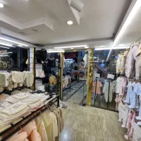 فروشنده پوشاک نوزاد