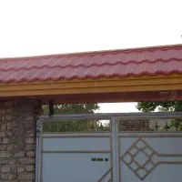 شیروانی سر درب حیاط سالم در غرق آباد
