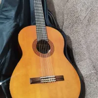 گیتار یاماها c40